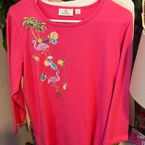 Very nice sweater top. Brand new - Picture 2 of 2